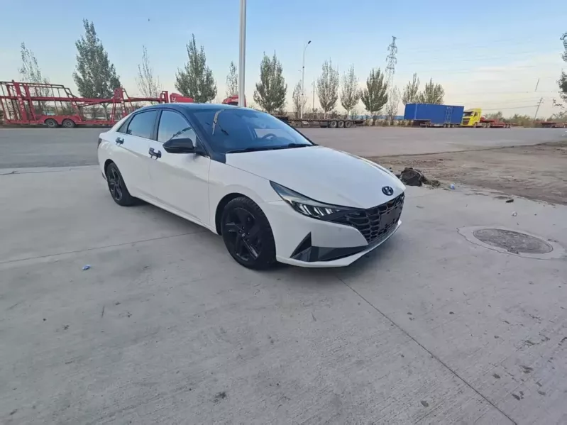 Hyundai Elantra 2022