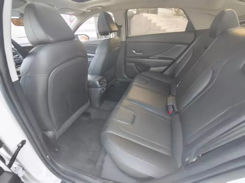 Hyundai Elantra 2022