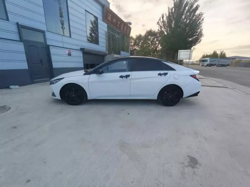 Hyundai Elantra 2022