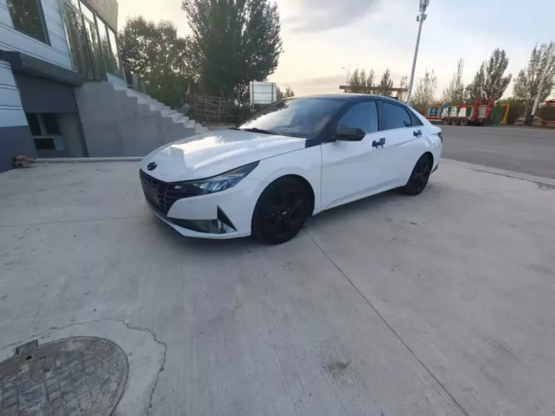 Hyundai Elantra 2022