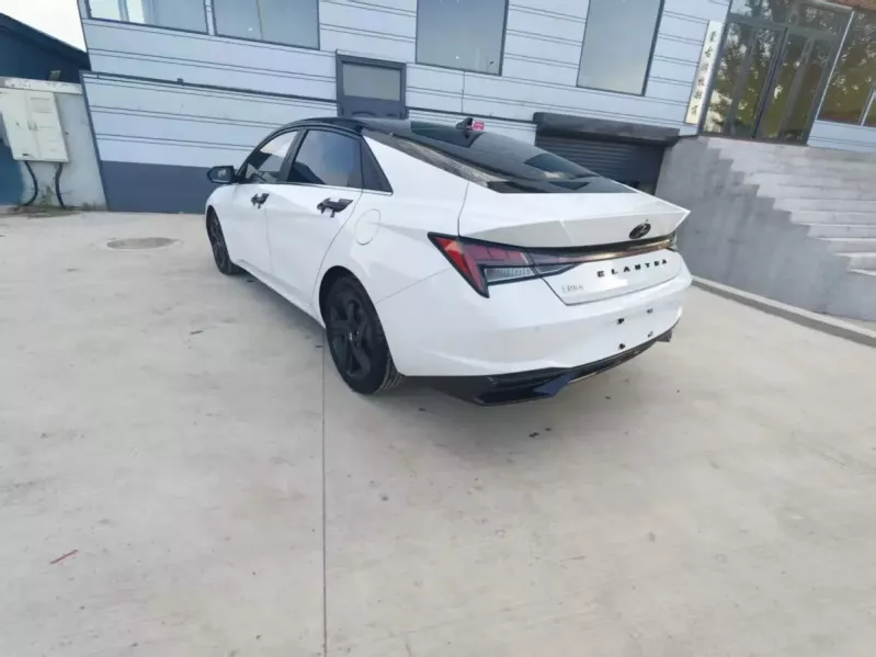Hyundai Elantra 2022