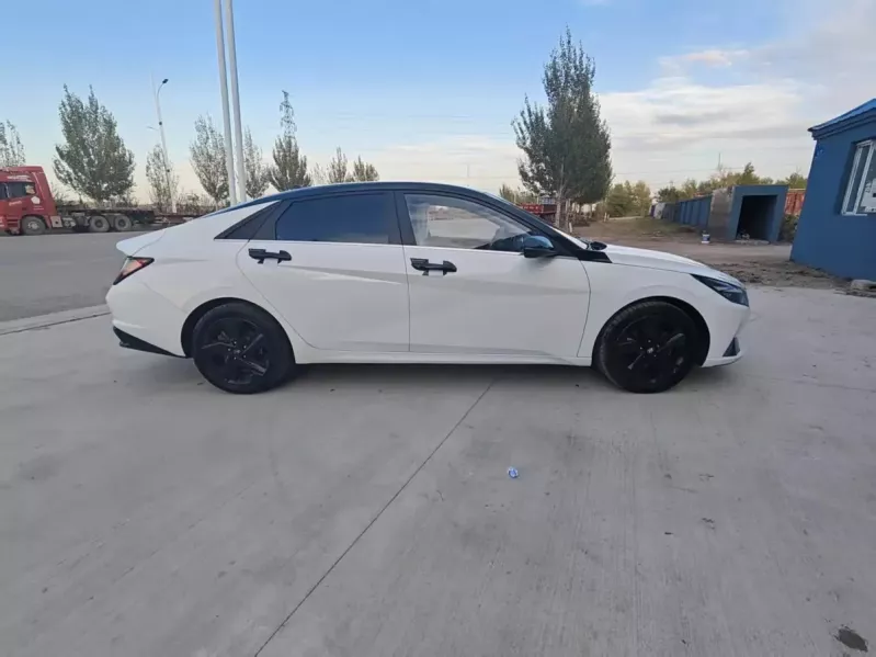 Hyundai Elantra 2022